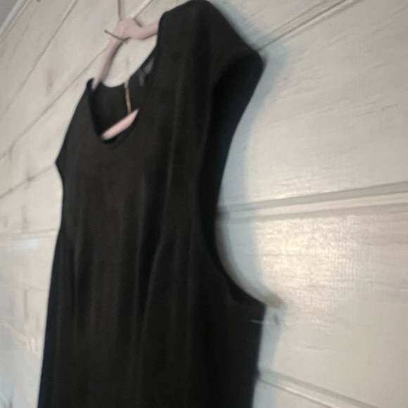 THE LIMITED COLLECTION Black
Faux Leather Suede Pleated
Dress Size 1X NWT $109 - Picture 6 of 13